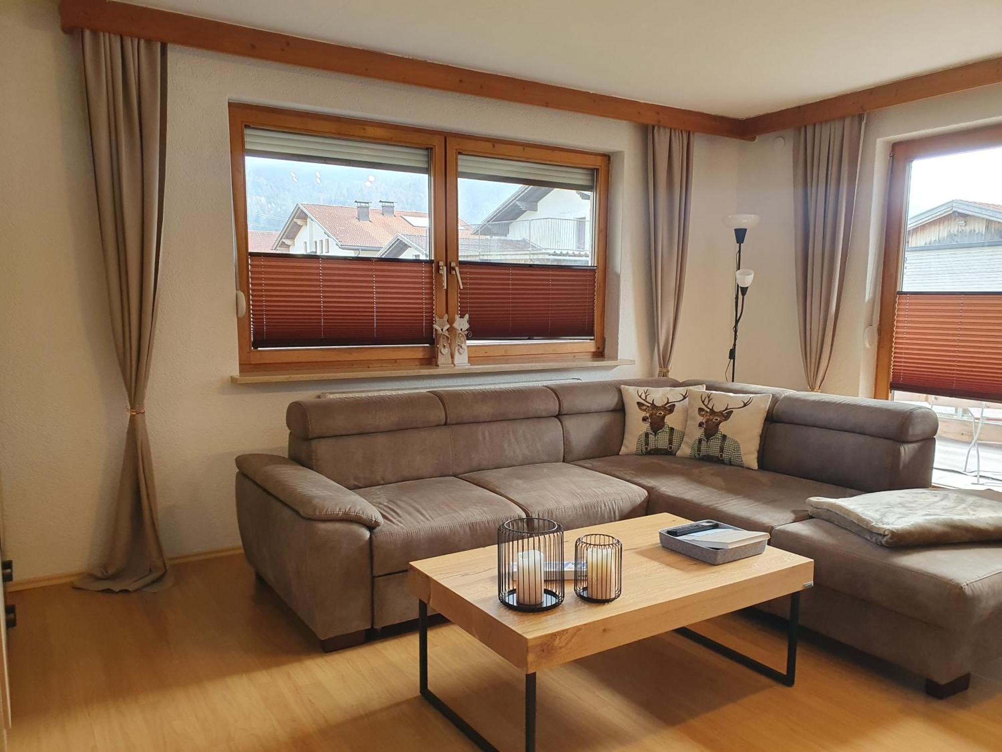 Lechufer, 80M2, Haushaelfte Mit Privatem Eingang, Kaminofen, Terrasse, Garten Pinswang Exterior foto
