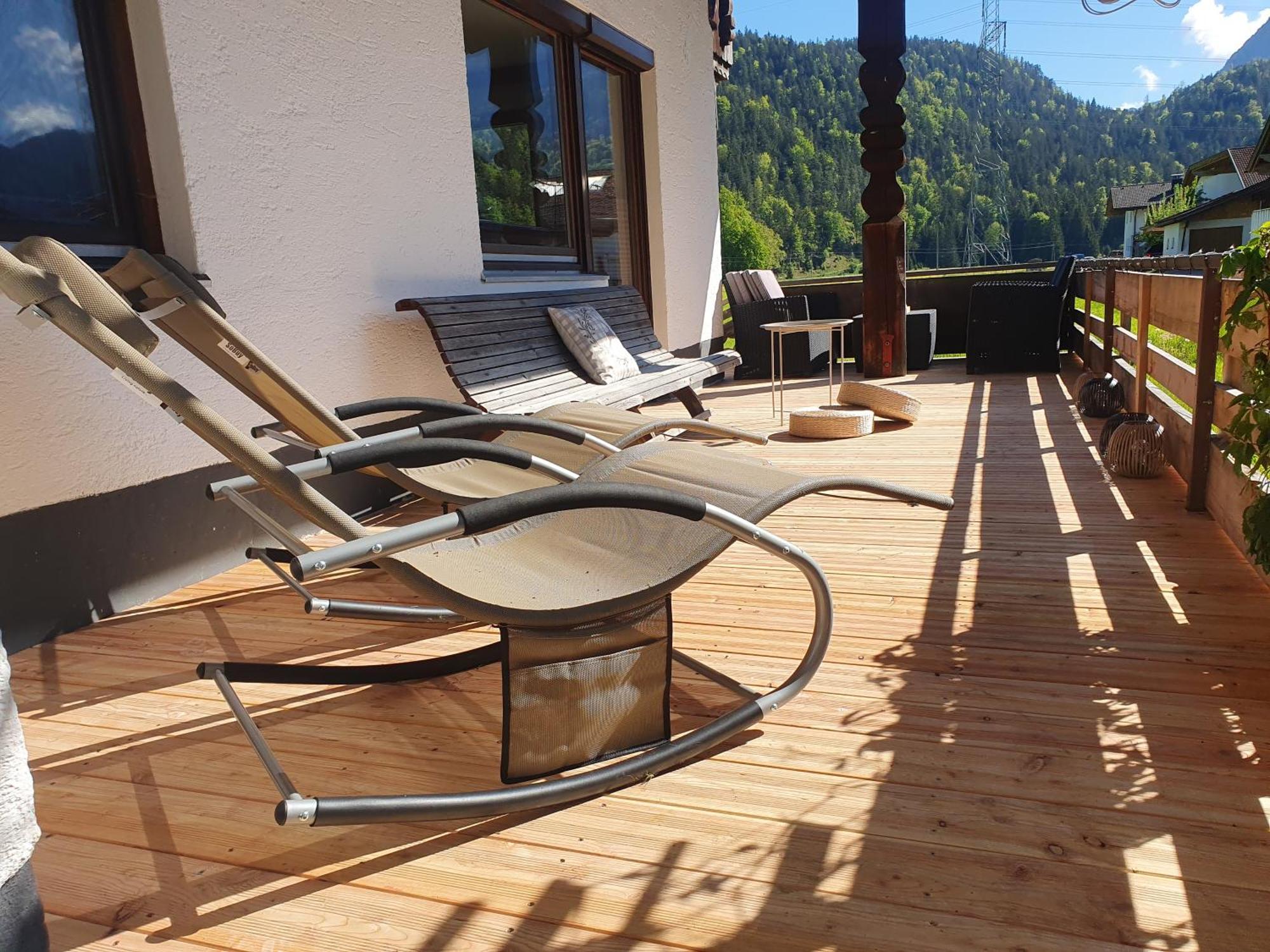 Lechufer, 80M2, Haushaelfte Mit Privatem Eingang, Kaminofen, Terrasse, Garten Pinswang Exterior foto